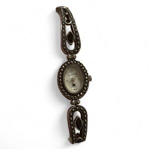 Vtg Gloria Vanderbilt Women V3580 Dress Silver Tone Oval Quartz 17mm Watch 7"